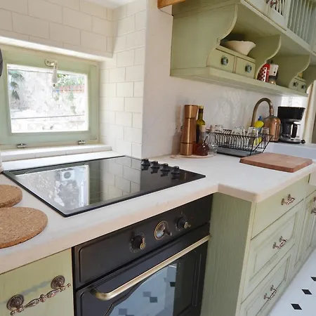 Arnolongo B4 Sea View Konukevi 4*
