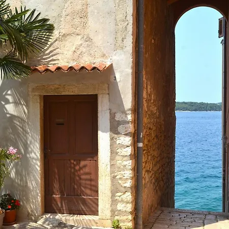 Konukevi Arnolongo B4 Sea View 4*