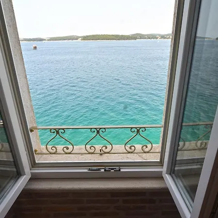 Arnolongo B4 Sea View Konukevi