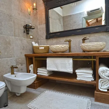 Arnolongo B4 Sea View Konukevi 4*